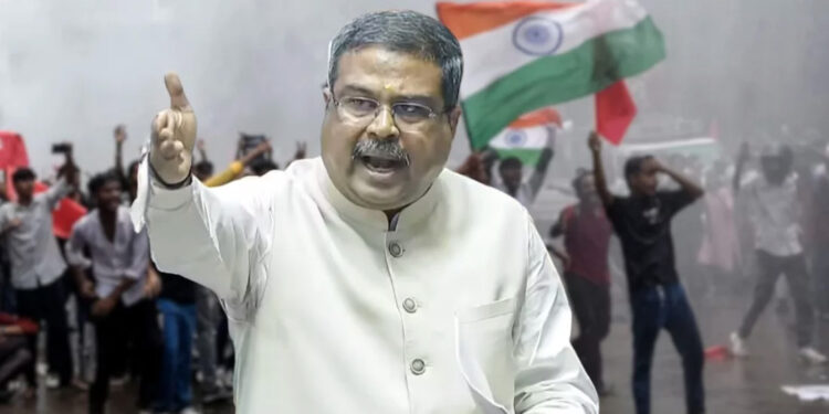 অবশেষে পদত্যাগ করলেন ভারতের শিক্ষামন্ত্রী ধর্মেন্দ্র প্রধান