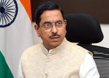 ভারতের নতুন শিক্ষামন্ত্রী হলেন প্রহ্লাদ যোশী