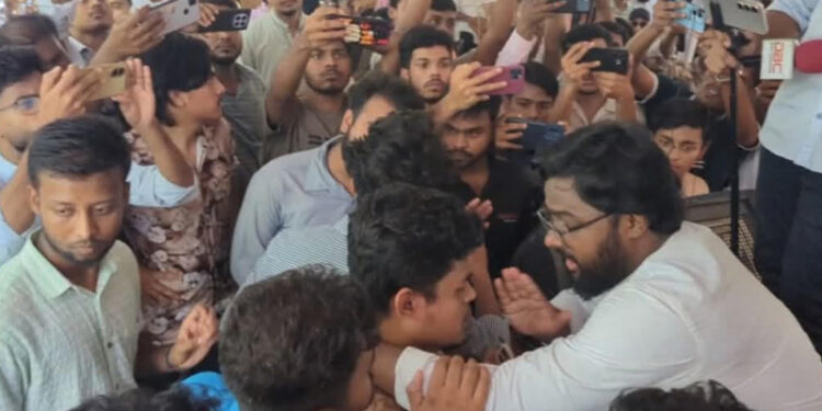 এনসিপির কেন্দ্রীয় নেতাদের সামনেই ইবিতে ছাত্রশক্তির পদবঞ্চিতদের হট্টগোল