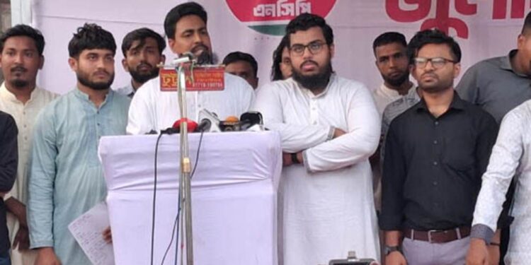 নির্বাচন কমিশনকে নিয়ন্ত্রণ করতেই দলীয় ব্যক্তিকে নিয়োগ দেওয়া হয়েছে: আখতার হোসেন