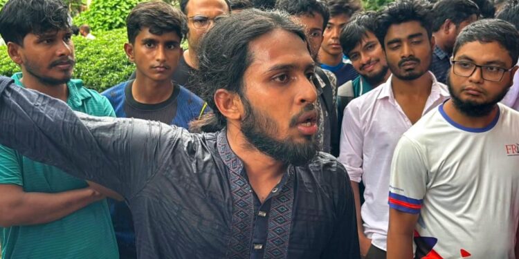রাকসু ভবনে অতর্কিত হামলা: জিএস সালাহউদ্দিন আম্মারসহ আহত ৪