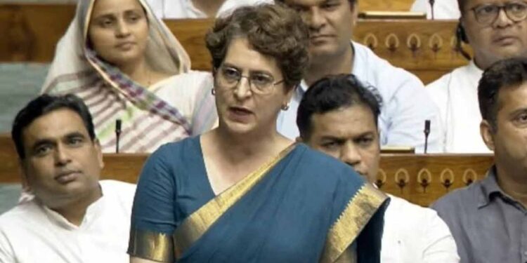 পরীক্ষা সংস্কার কমিটিতে ‘গোমূত্র বিশেষজ্ঞ’ কেন, প্রশ্ন প্রিয়াংকা গান্ধীর