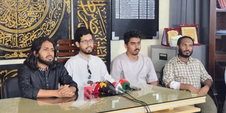 নিষিদ্ধ ছাত্রলীগের প্রতি মায়াকান্না দেখাবেন না, সাংবাদিকদের উদ্দেশে রাকসু ভিপি