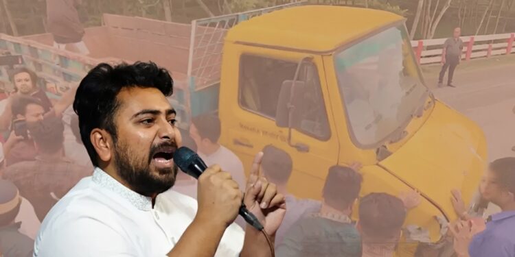 বালুর ট্রাক দিয়ে রাস্তা আটকে রাখা শেখ হাসিনার কপি: নাহিদ ইসলাম