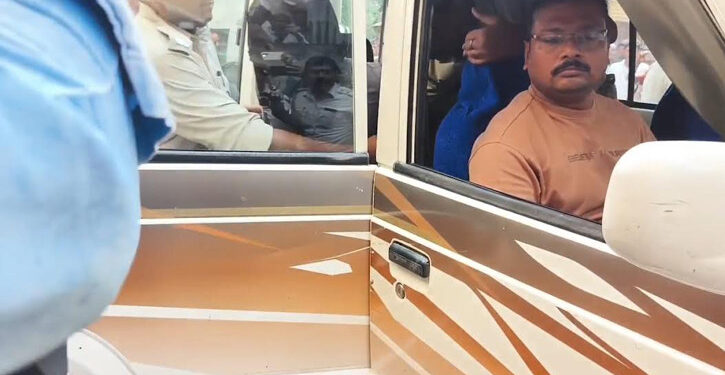 শুভেন্দু অধিকারীকে ‘হত্যা পরিকল্পনার’ অভিযোগে যুবক গ্রেপ্তার