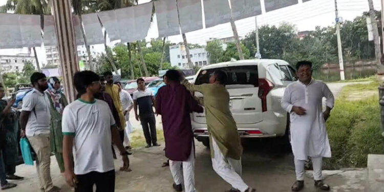 শরীয়তপুরে জুলাই যোদ্ধাদের মেরে বের করে দিলো বিএনপির নেতাকর্মীরা