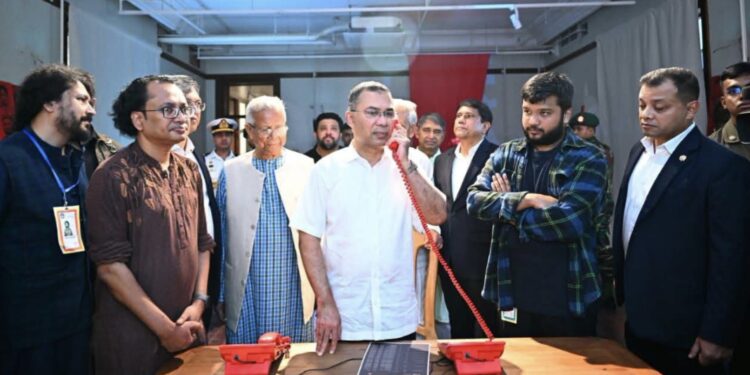 লাল টেলিফোনে শেখ হাসিনার কল রেকর্ড শুনলেন প্রধানমন্ত্রী