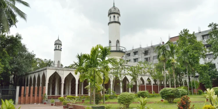অবশেষে ঢাকা বিশ্ববিদ্যালয় কেন্দ্রীয় মসজিদে এসি চালু