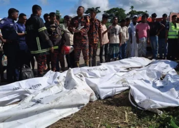 ছুটির দিনে সড়কে ঝরল ১৮ প্রাণ