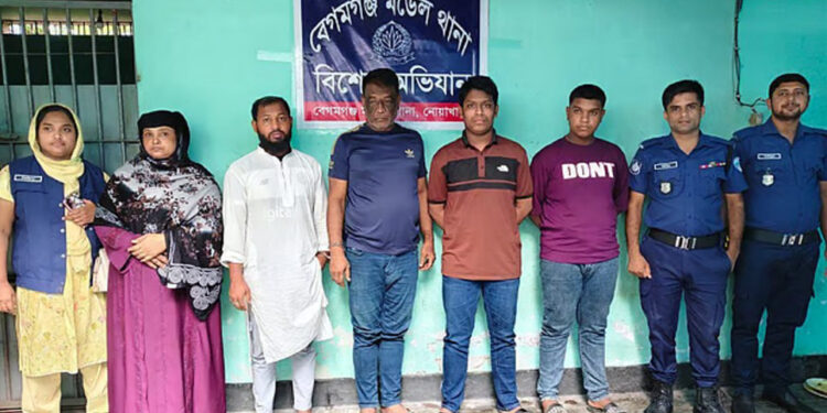 পর্ন ভিডিও তৈরির অভিযোগে স্বামী-স্ত্রীসহ গ্রেপ্তার ৫, উদ্ধার ৪ তরুণী