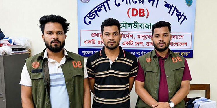 বিএনপির এমপি নাসেরের উলঙ্গ ভিডিও আপলোড করায় সাভার থেকে গ্রেফতার ১