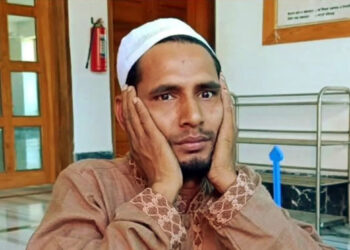 ধর্মীয় আবেগকে পুঁজি করে ইসলাম ধর্ম গ্রহণের নামে মসজিদে প্রতারণা