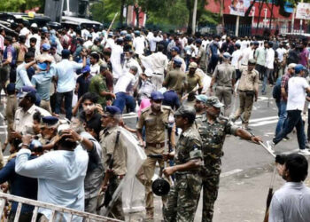 ছাত্র আন্দোলনে উত্তপ্ত ভারতের রাঁচি, পুলিশের লাঠিচার্জ