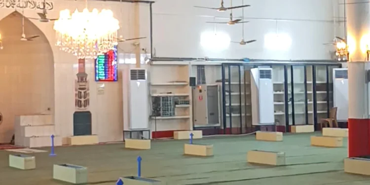 ঢাকা বিশ্ববিদ্যালয় কেন্দ্রীয় মসজিদে স্থাপিত হলো ২১ এসি