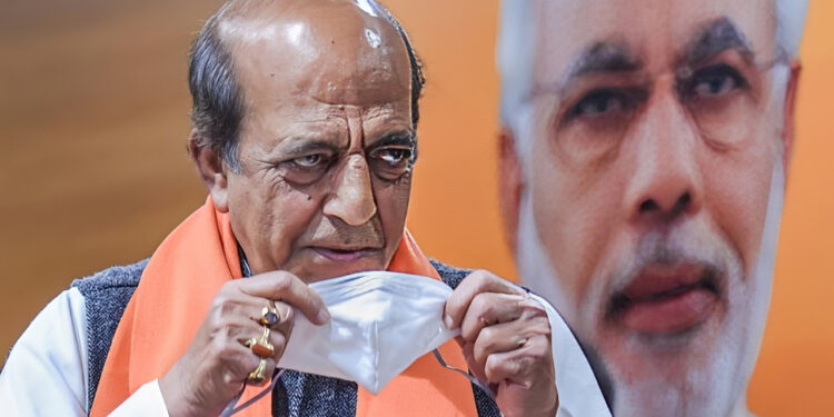 কী বার্তা দি‌তে হঠাৎ দি‌ল্লি গে‌লেন দীনেশ ত্রিবেদী?