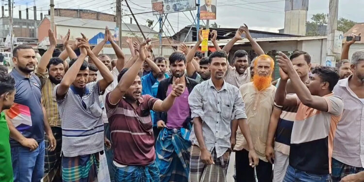 নতুন গ্যাস পাম্প ও সংকট নিরসনের দাবিতে জামালপুর-টাঙ্গাইল মহাসড়ক অবরোধ