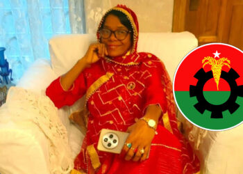 ফ্যামিলি কার্ডের প্রলোভন দেখিয়ে ‘শতাধিক নারী’ থেকে টাকা নেন মহিলা দলের নেত্রী