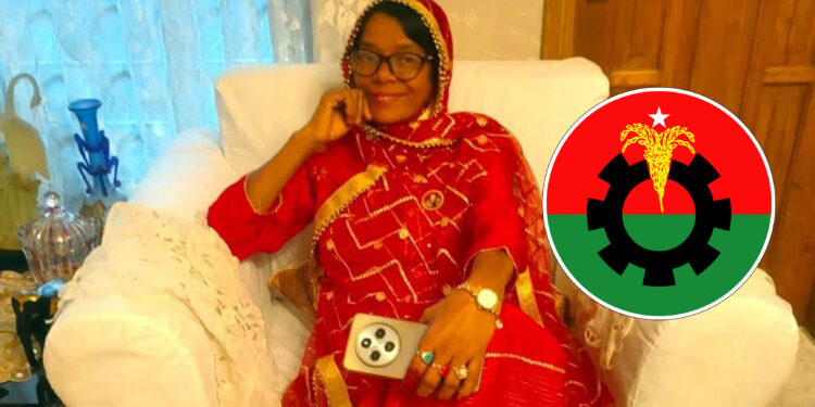 ফ্যামিলি কার্ডের প্রলোভন দেখিয়ে ‘শতাধিক নারী’ থেকে টাকা নেন মহিলা দলের নেত্রী