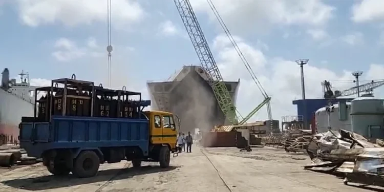 সীতাকুণ্ডে শিপইয়ার্ডে বিস্ফোরণ, নিহত ৭