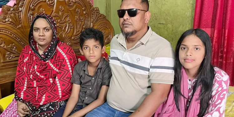 নিভে গেছে চোখের আলো ,পরিবার নিয়ে চলতেই কষ্ট জুলাই বিপ্লবী তৌহিদের