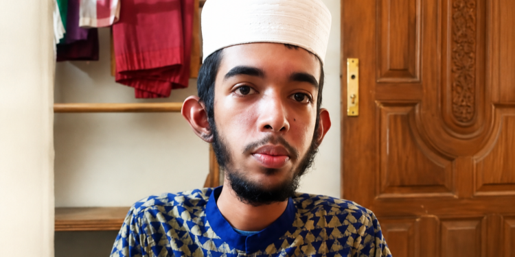 শারীরিক প্রতিবন্ধকতা জয় করে গোল্ডেন এ প্লাস পেল ছায়েম