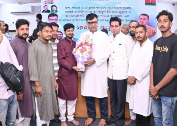 এনসিপির মনোনয়ন না পেয়ে বিএনপিতে যোগ দিলেন মুকুল