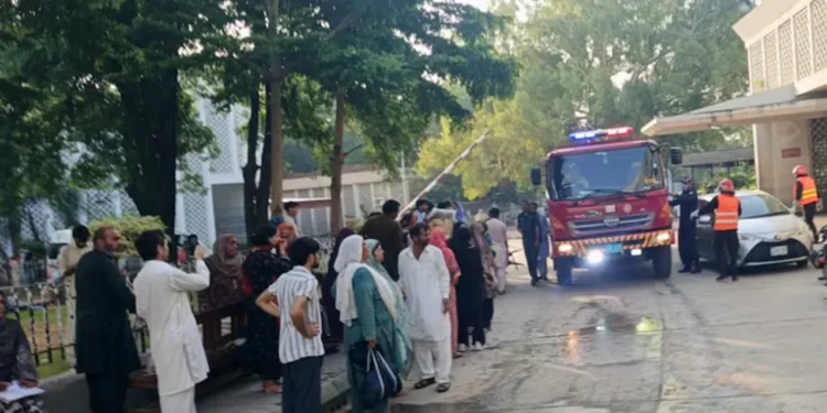 পাকিস্তানে হাসপাতালে আগুন, ১৫ নবজাতকের মৃত্যু
