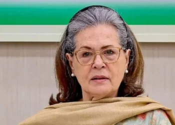 কেন প্রধানমন্ত্রীর পদ নেননি, সোনিয়া গান্ধীর আত্মজীবনীতে উঠে আসছে সেই গল্প