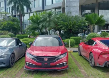 বাবার উপহার বলা বিলাসবহুল তিন গাড়ি কক্সবাজারে জব্দ