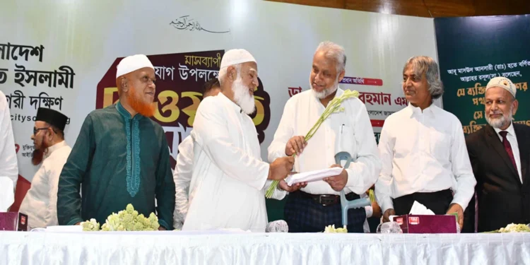 জামায়াতে যোগ দিলেন ৬৫০ জন, তালিকায় সাবেক বিচারপতি, সেনা কর্মকর্তা, আলেম ও ফুটবলার