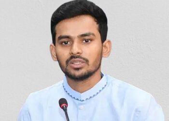 নিজের বিরুদ্ধে অভিযোগের প্রমাণ উন্মুক্ত করতে বললেন আসিফ মাহমুদ
