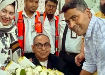 সাড়ে পাঁচ মাস পর দেশে ফিরলেন মির্জা আব্বাস