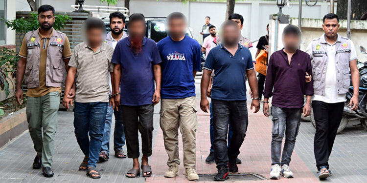 বনানীতে ডাকাতির প্রস্তুতি, র‍্যাবের ডগ স্কোয়াড সদস্যসহ গ্রেপ্তার ৫