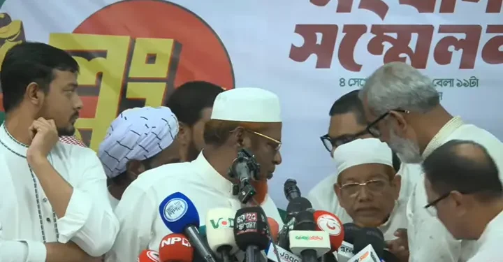সংবাদ সম্মেলনের মাঝেই হঠাৎ অসুস্থ জামায়াত নেতা