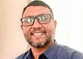 সড়কে পড়েছিল স্বাস্থ্য সহকারীর মরদেহ, পরিবারের দাবি হত্যা
