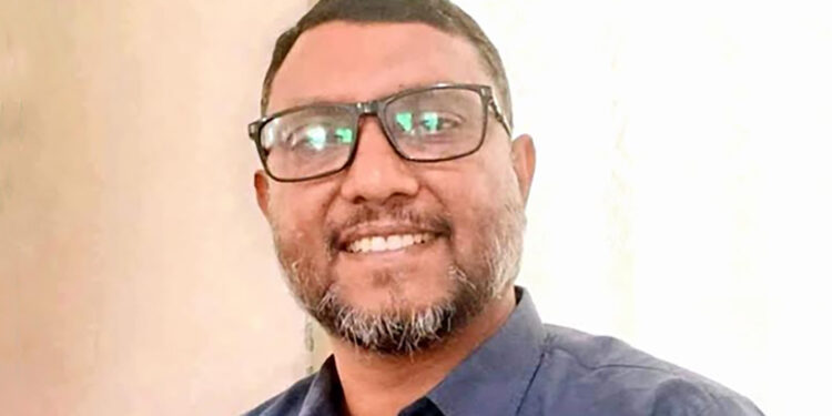 সড়কে পড়েছিল স্বাস্থ্য সহকারীর মরদেহ, পরিবারের দাবি হত্যা