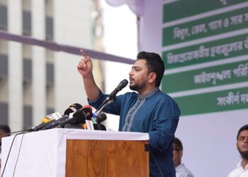 এই লংমার্চ চাঁদাবাজ, সন্ত্রাস ও মাদকের বিরুদ্ধে: নাহিদ ইসলাম