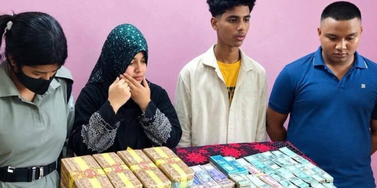 কক্সবাজারে পুলিশ কর্মকর্তার বাসায় ৯০ হাজার ইয়াবা, নগদ ৩৬ লাখ টাকা উদ্ধার