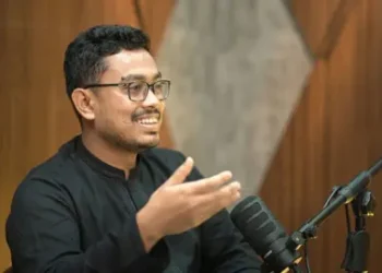 ছোট্ট কাপড়ের দোকান থেকে ডাকসুর ভিপি, সাদিক কায়েমের বেড়ে ওঠার গল্প