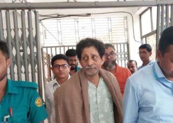 আওয়ামী অর্থনীতিবিদ অধ্যাপক আবুল বারকাতের দুই ফ্ল্যাট জব্দ, গাড়ি ও ব্যাংক হিসাব অবরুদ্ধের আদেশ