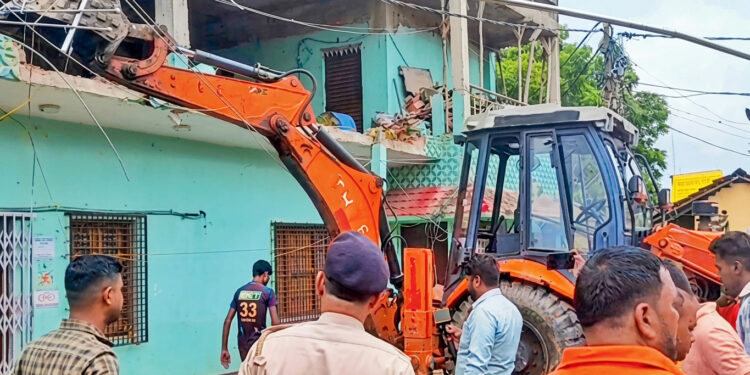 আসামে বুলডোজার দিয়ে ভাঙা হলো ৭৩টি মুসলিম পরিবারের বাড়ি, হাইকোর্টের প্রশ্ন