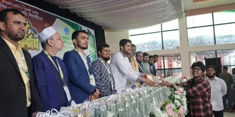 খুলনায় সহস্রাধিক জিপিএ-৫ প্রাপ্ত শিক্ষার্থীকে ছাত্রশিবিরের সংবর্ধনা