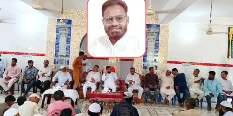 মসজিদের ভেতরে চেয়ার-টেবিল, সোফা বসিয়ে এমপির সভা: আলোচনা-সমালোচনার ঝড়