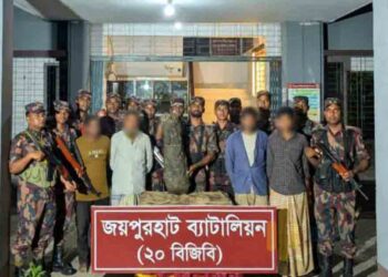 ভারতে পাচারের আগে আক্কেলপুরে ৭২ লাখ টাকার কষ্টিপাথরের মূর্তি উদ্ধার