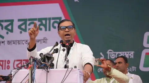 সংবিধান সংশোধনের নামে নতুন গণভোট জাতির সঙ্গে তামাশা: রাশেদ প্রধান
