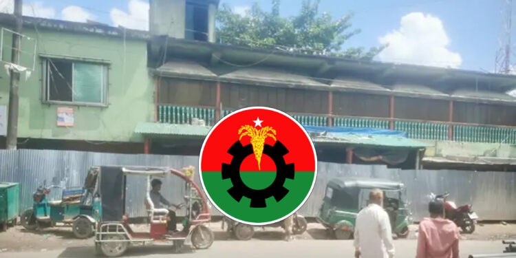 বাঁশখালীতে রাতের আঁধারে বিএনপি নেতা পরিচয়ে মার্কেট দখলের অভিযোগ