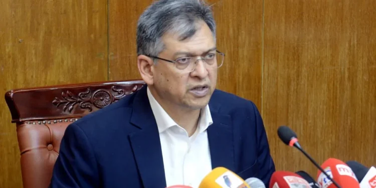 আবারও জনপ্রশাসন মন্ত্রনালয়ের কাজের ব্যাখ্যা দিলেন স্বরাস্ট্রমন্ত্রী
