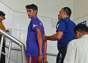 অভিযোগ নেই, তবু সাংবাদিকের ডোপ টেস্ট করল পুলিশ