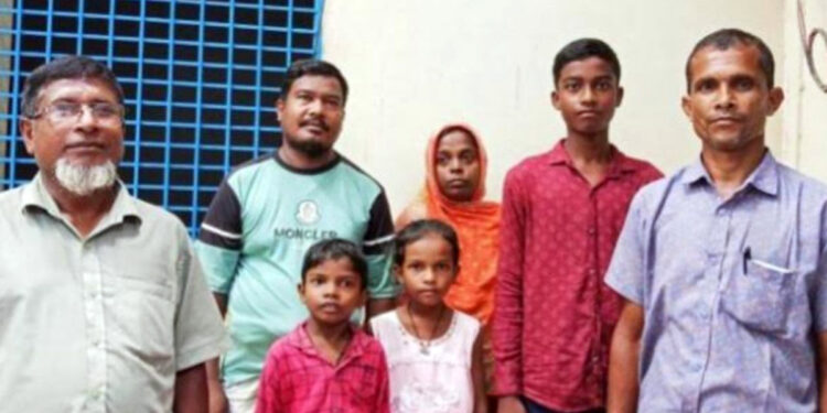 নওগাঁয় যে কারণে একই পরিবারের ৫ জনের ইসলাম গ্রহণ