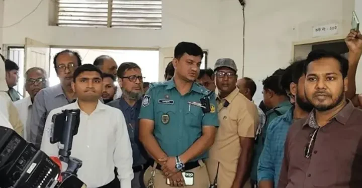 ঘেরাও করে পদত্যাগপত্রে সই, করানো সেই উপাচার্যের কক্ষ খুলল ম্যাজিস্ট্রেটের উপস্থিতিতে